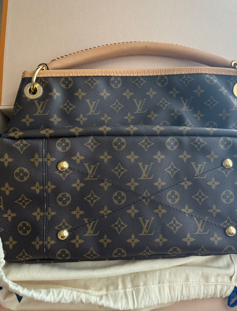 Louis Vuitton Artsy Monogram MM (new edition)