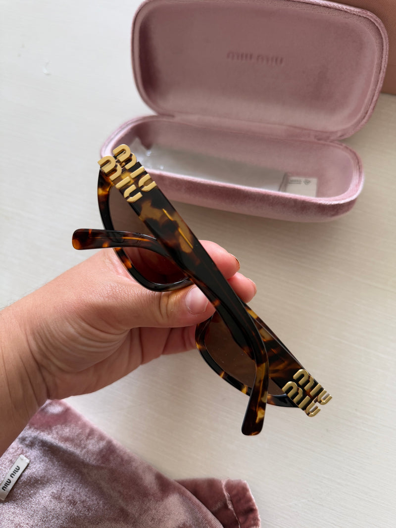 Miumiu sunnies